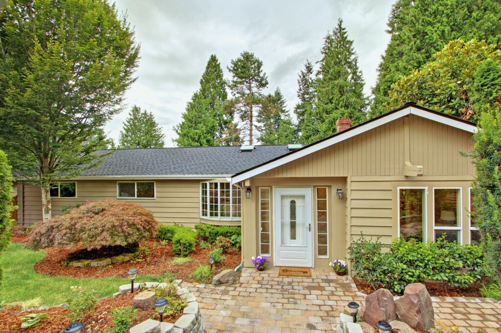 Property Photo:  24224 7th Ave W  WA 98021 