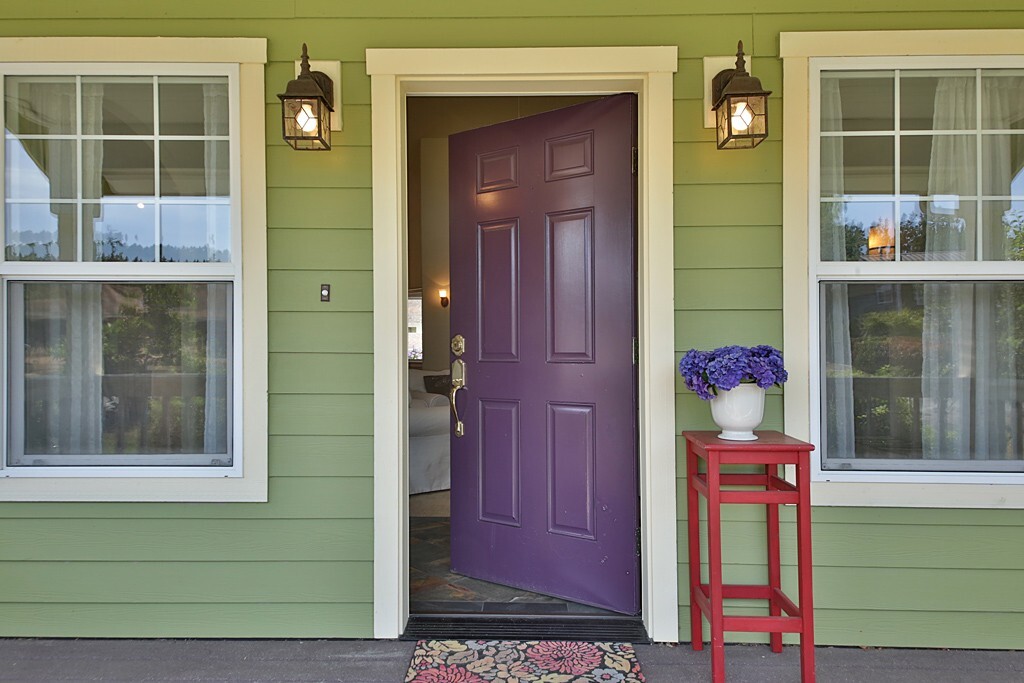 Property Photo: 296 Louisa St WA 98260