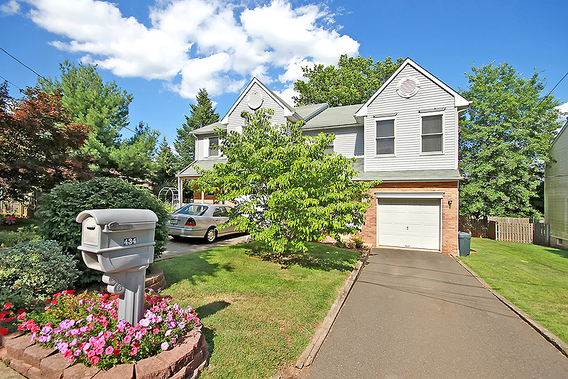 Property Photo: 434 Raritan Ave NJ 08869