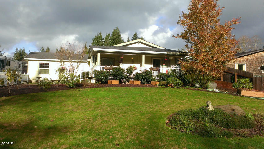 Property Photo: 202 N Stockton Avenue OR 97368