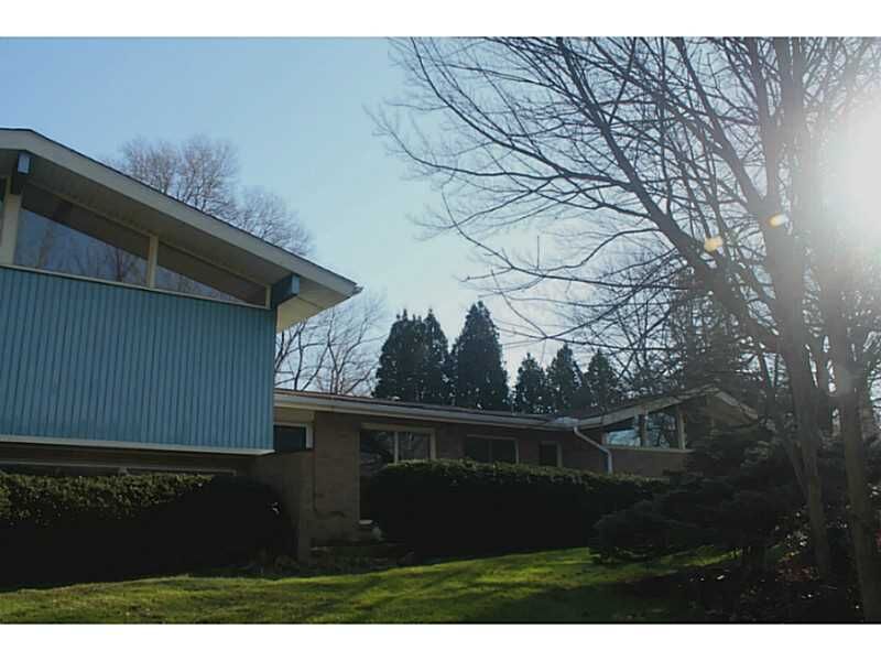 Property Photo:  707 Seneca  PA 16335 