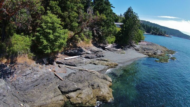 Property Photo: 401 Smugglers Cove Rd WA 98250