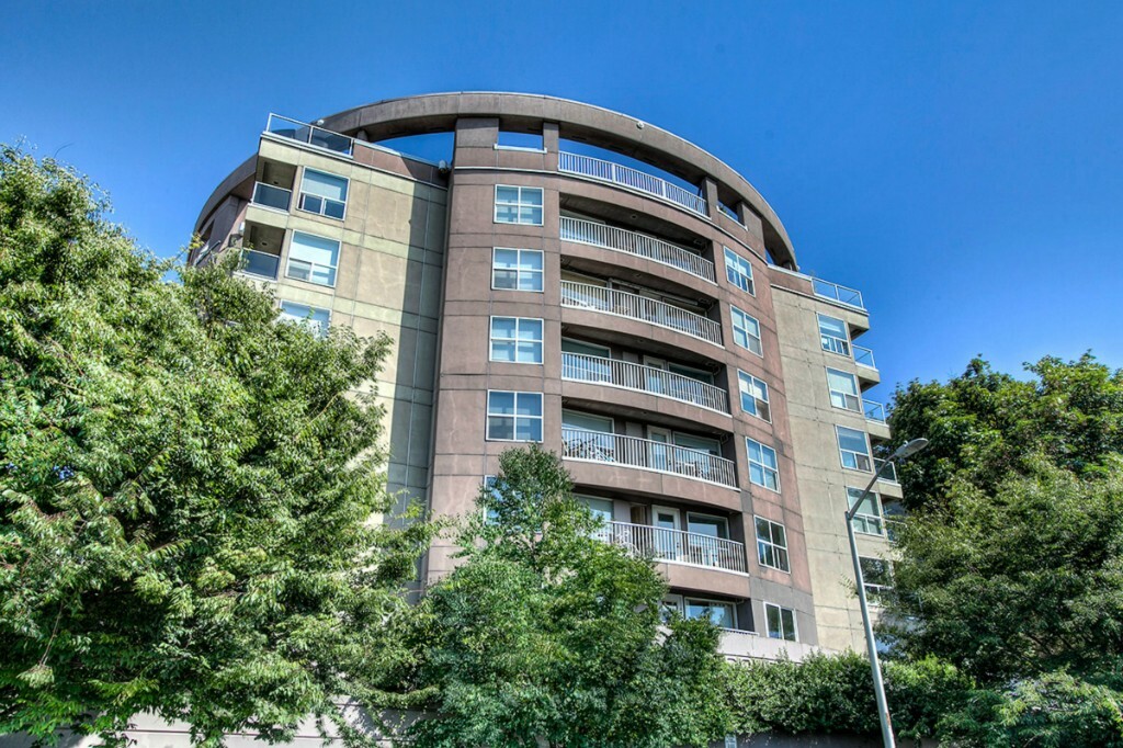 Property Photo:  530 Melrose Ave E 504  WA 98102 