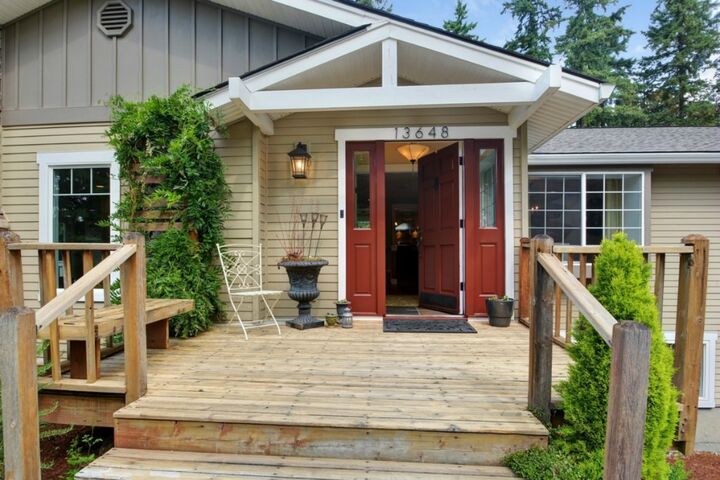 Property Photo: 13648 NE 137th St WA 98034