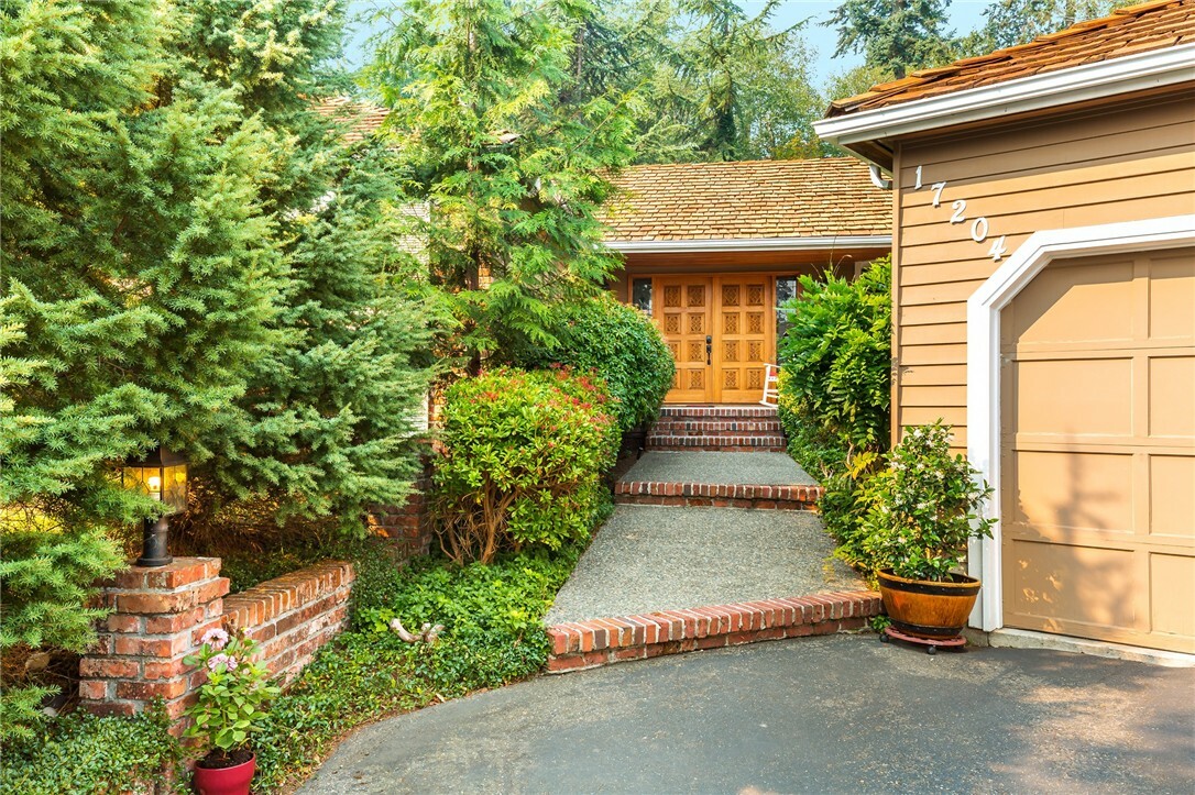 Property Photo: 17204 7th Ave W WA 98012