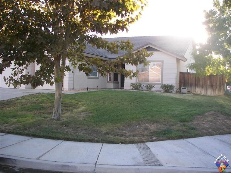 Property Photo:  2025 Eastwind Court  CA 93560 