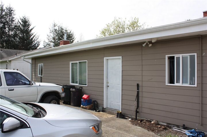 Property Photo: 102 Kale St WA 98247