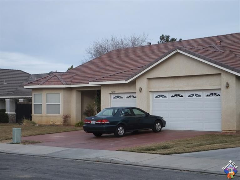 Property Photo:  42320 Portland Lane  CA 93536 