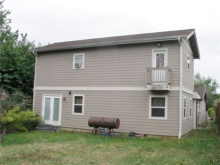 Property Photo:  4460 Rose St  WA 98118 