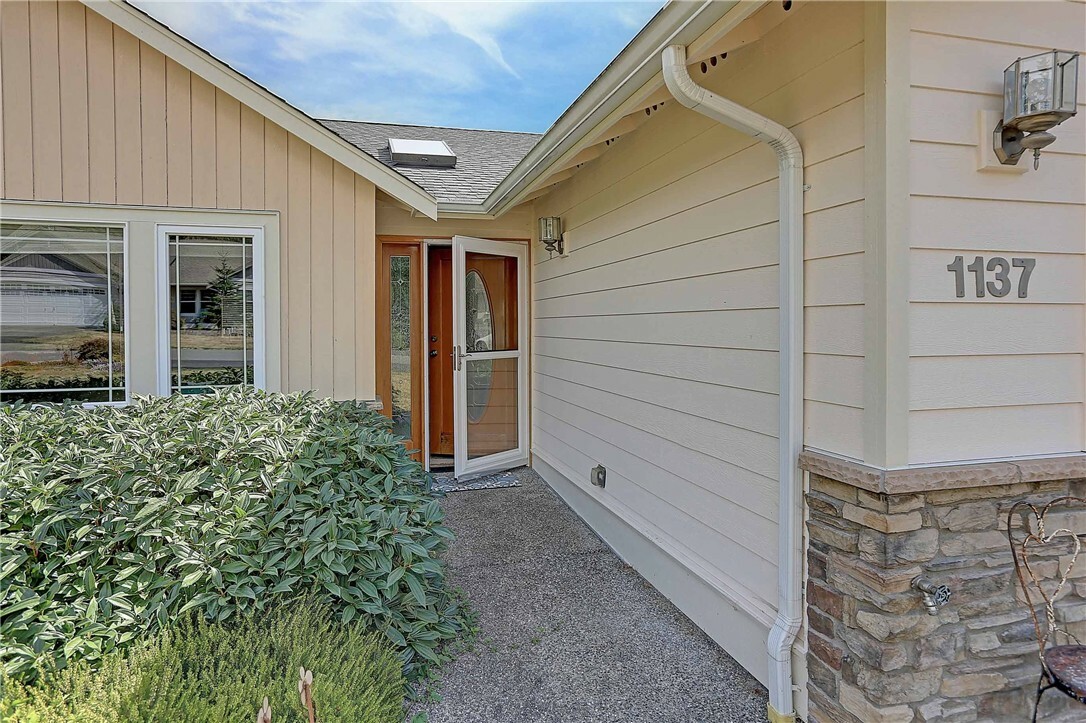 Property Photo:  1137 Portage Rd  WA 98282 