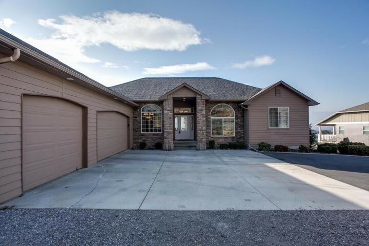 Property Photo:  813 Briarwood Terr  WA 98802 