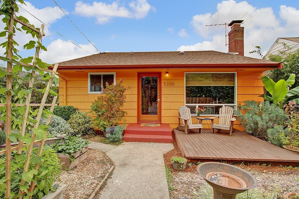 Property Photo:  5306 32nd Ave S  WA 98118 