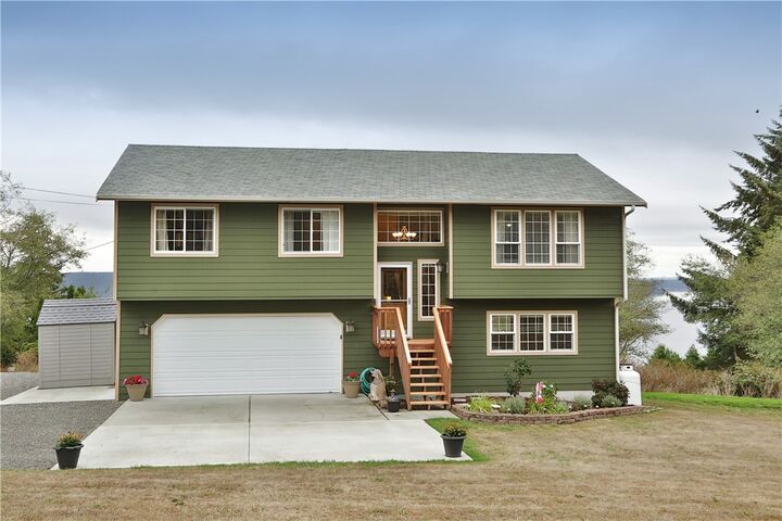 Property Photo:  960 Chickadee Drive  WA 98253 