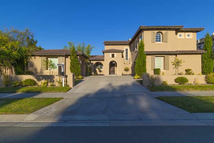 Property Photo:  887 Northwoods Drive  CA 91914 