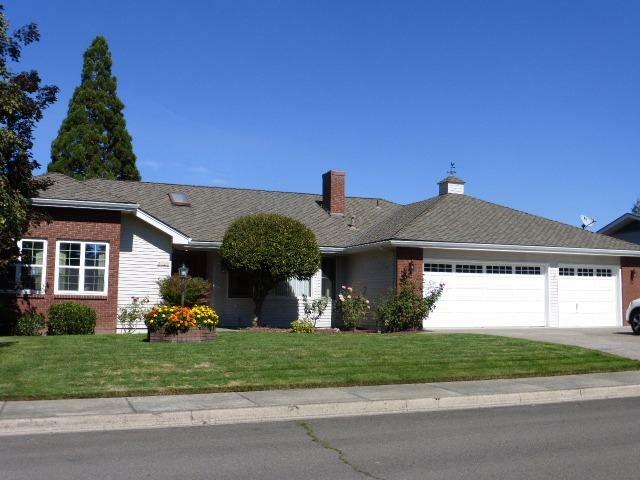 Property Photo: 3129 Pepperwood Drive OR 97504