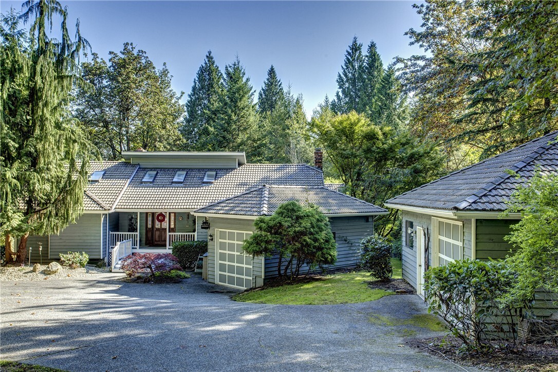 Property Photo:  8729 176th St SE  WA 98296 
