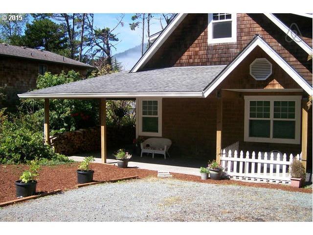 Property Photo: 355 College Ave OR 97130