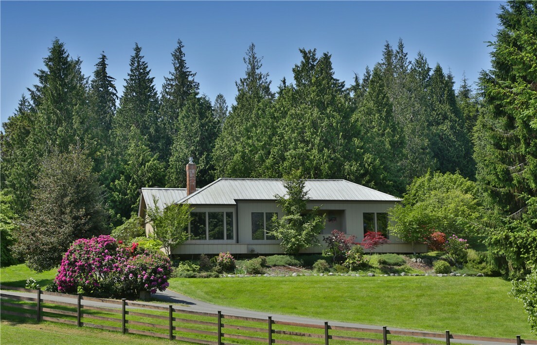 Property Photo:  961 Sandy Point Rd  WA 98260 