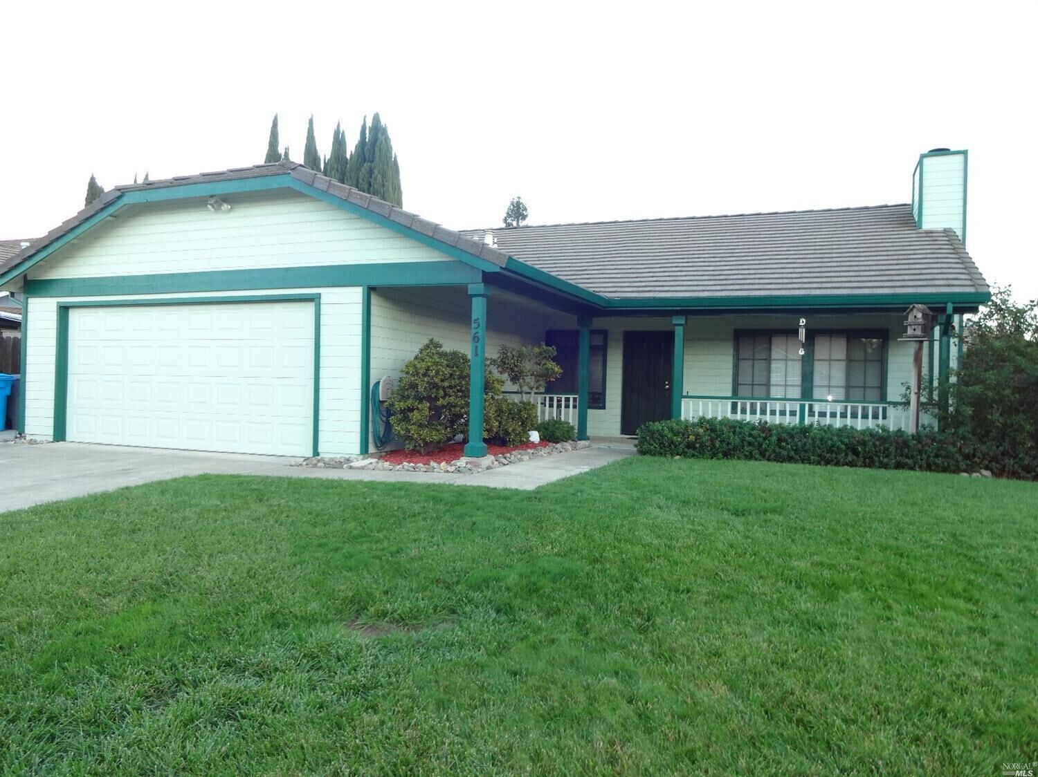 Property Photo: 561 Youngsdale Drive CA 95687