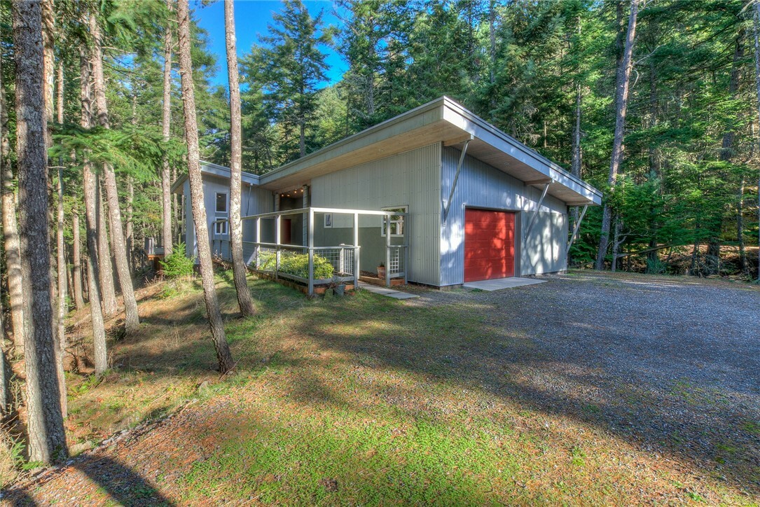 Property Photo:  1036 Discovery Way  WA 98245 