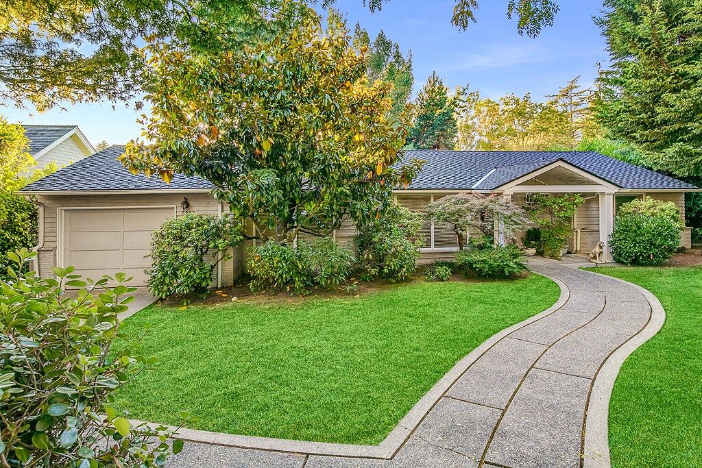 Property Photo:  5237 55th Ave NE  WA 98105 