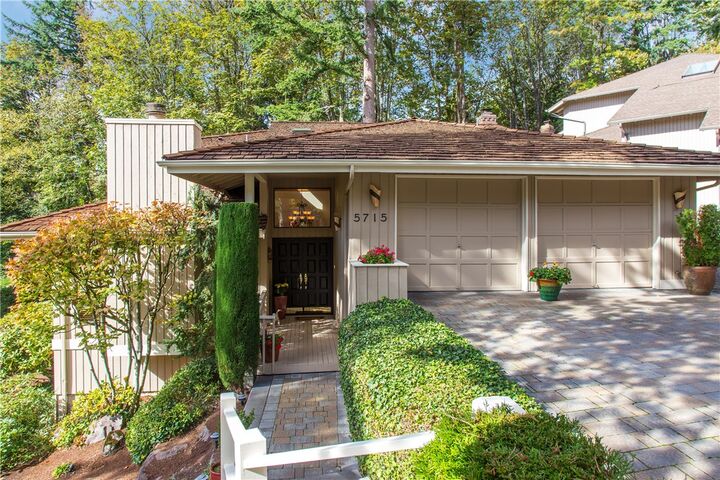 5715 146th Ave SE  Bellevue WA 98006 photo