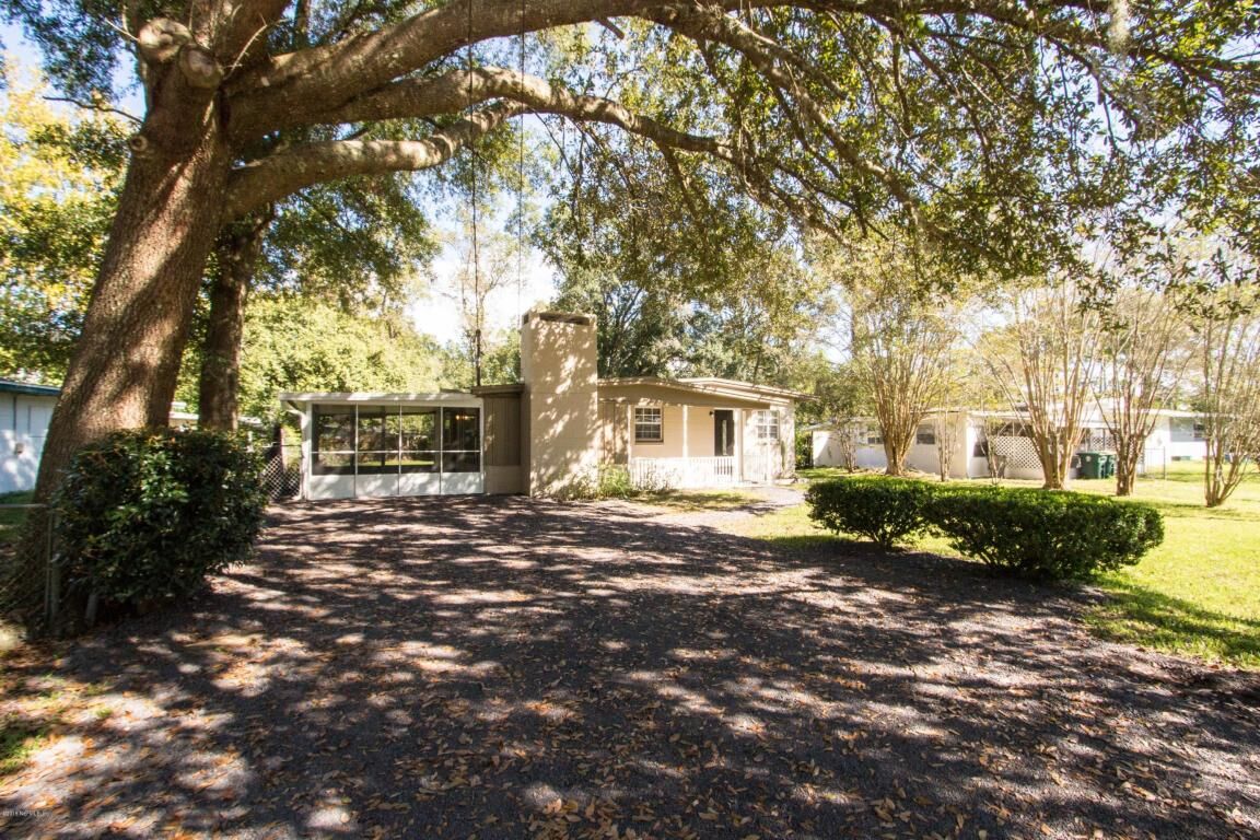 Property Photo: 8435 Brackridge Boulevard S FL 32216
