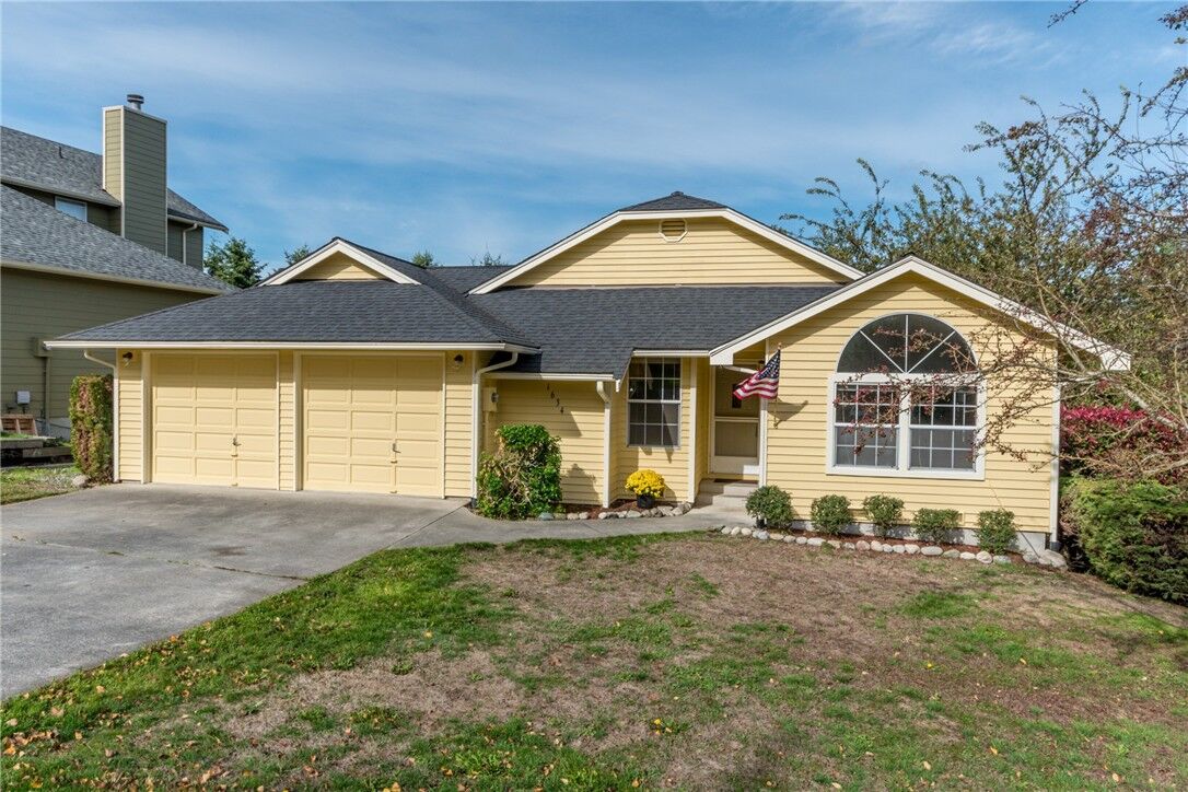 Property Photo:  1634 NW 2nd Ave  WA 98277 