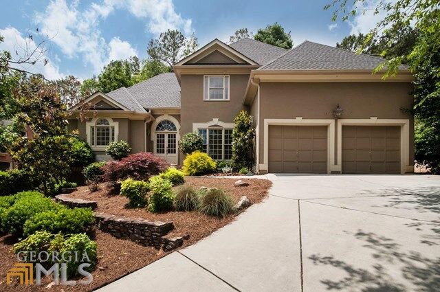 Property Photo: 1021 Fairway Valley Dr GA 30189