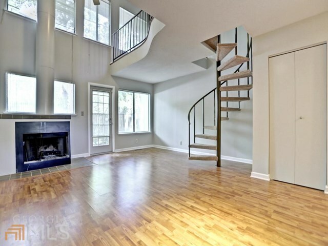 Property Photo: 15 Finch Trl GA 30308