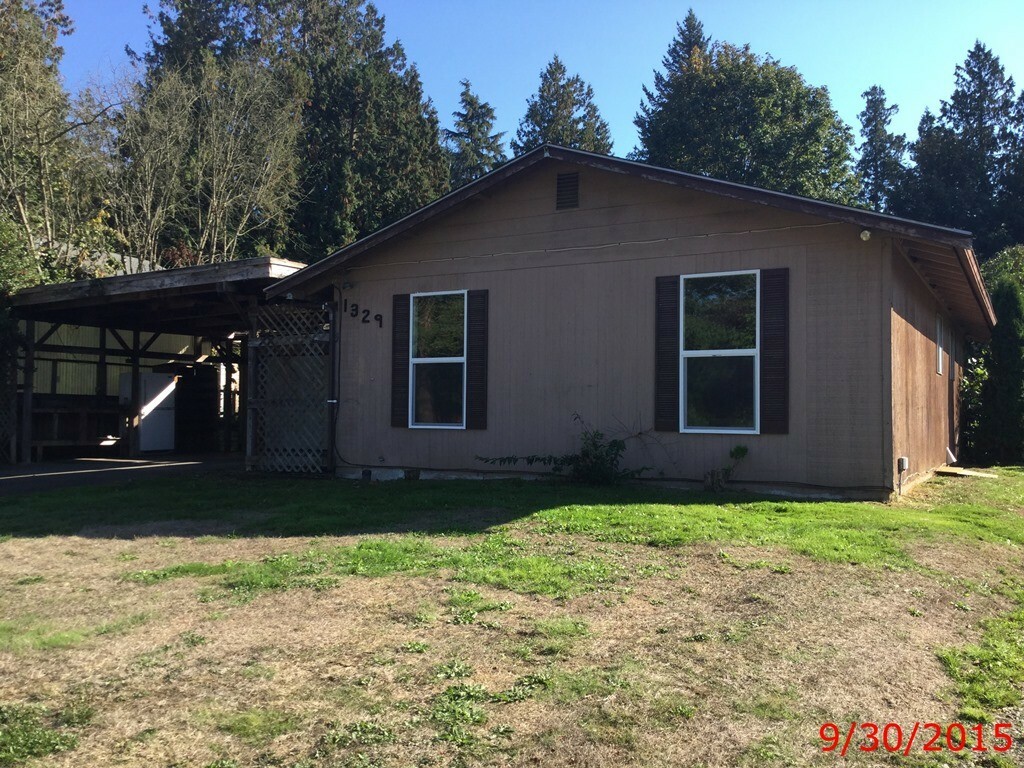 Property Photo: 1329 Deer Creek Dr WA 98248