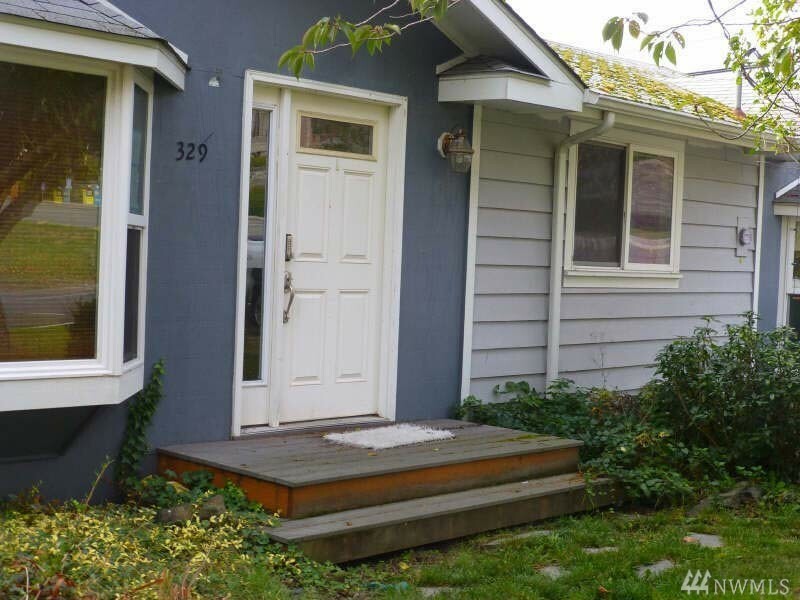 Property Photo:  329 Walker St  WA 98368 