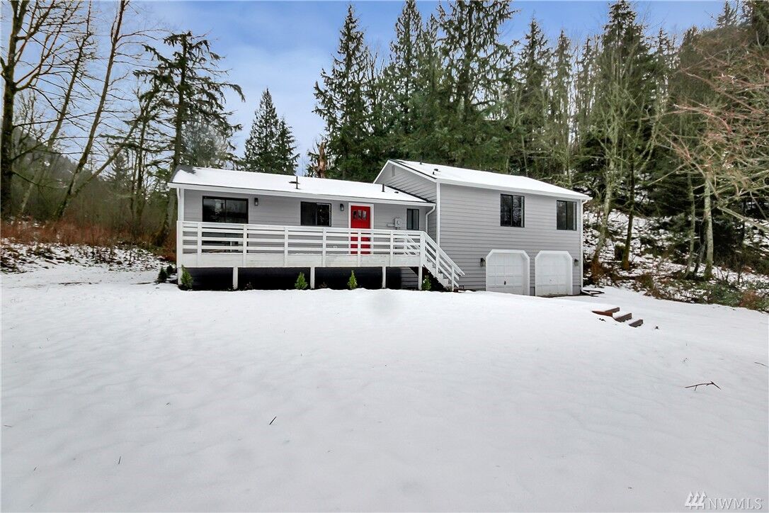 Property Photo:  37628 E Lake Walker Dr SE  WA 98022 
