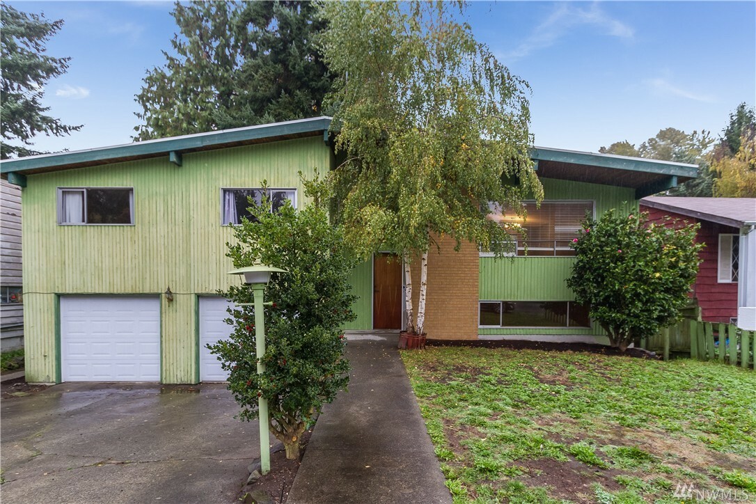 Property Photo:  2314 N 149th St  WA 98133 