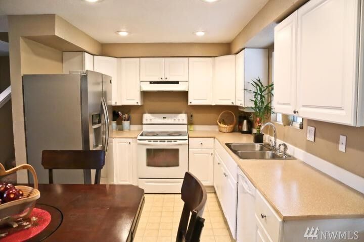 Property Photo:  2 NE Hadley St  WA 98802