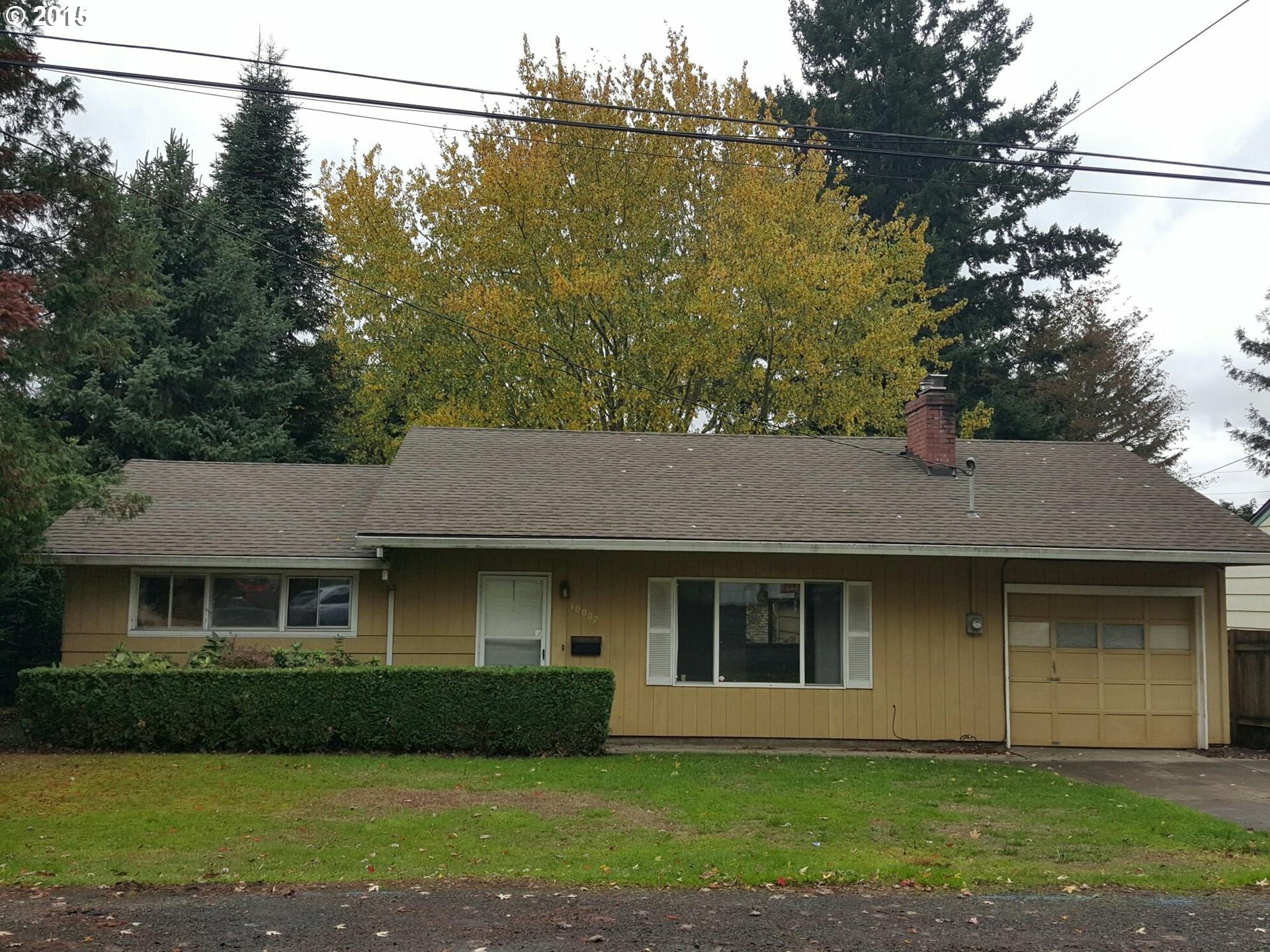 Property Photo:  10007 SE 36th Ave  OR 97222 