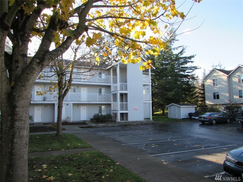 Property Photo:  2715 W Maplewood Ave 125  WA 98225 