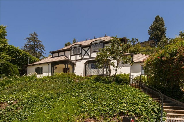 Property Photo: 1270 N Wetherly Drive CA 90069