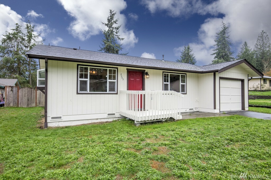 Property Photo:  7262 E Taylor St  WA 98366 