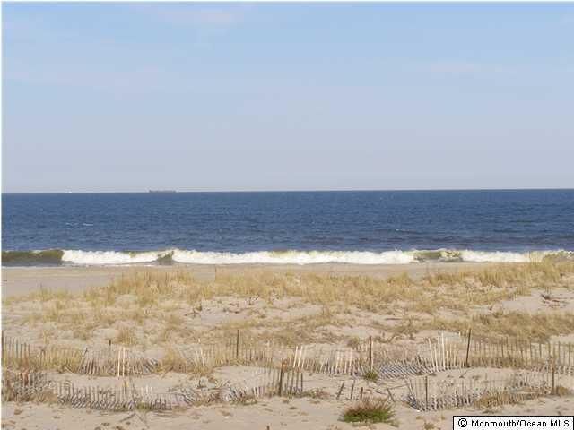 Property Photo:  26 Waterview Way  NJ 07760 