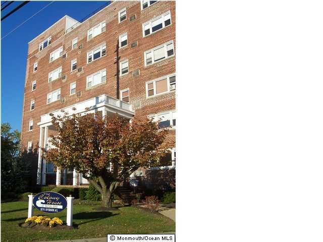 Property Photo: 122 N Riverside Avenue NJ 07701