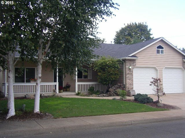 Property Photo:  207 Grizzly Ave  OR 97404 