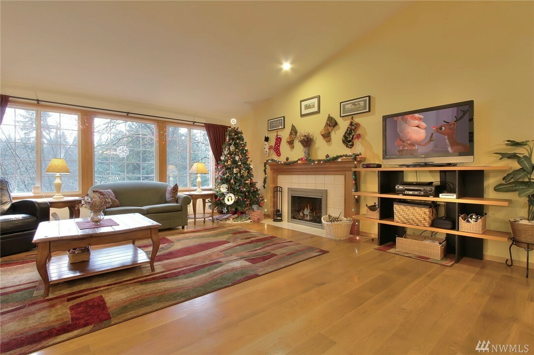 Property Photo: 17222 Greenwood Place N WA 98133