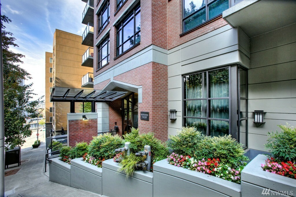 Property Photo:  1420 Terry Ave 1703  WA 98101 