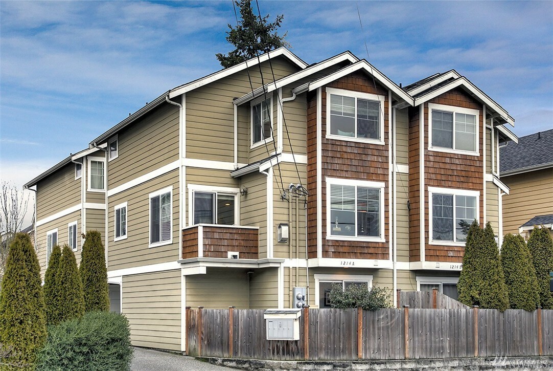 Property Photo:  1214 N 85th St A  WA 98103 