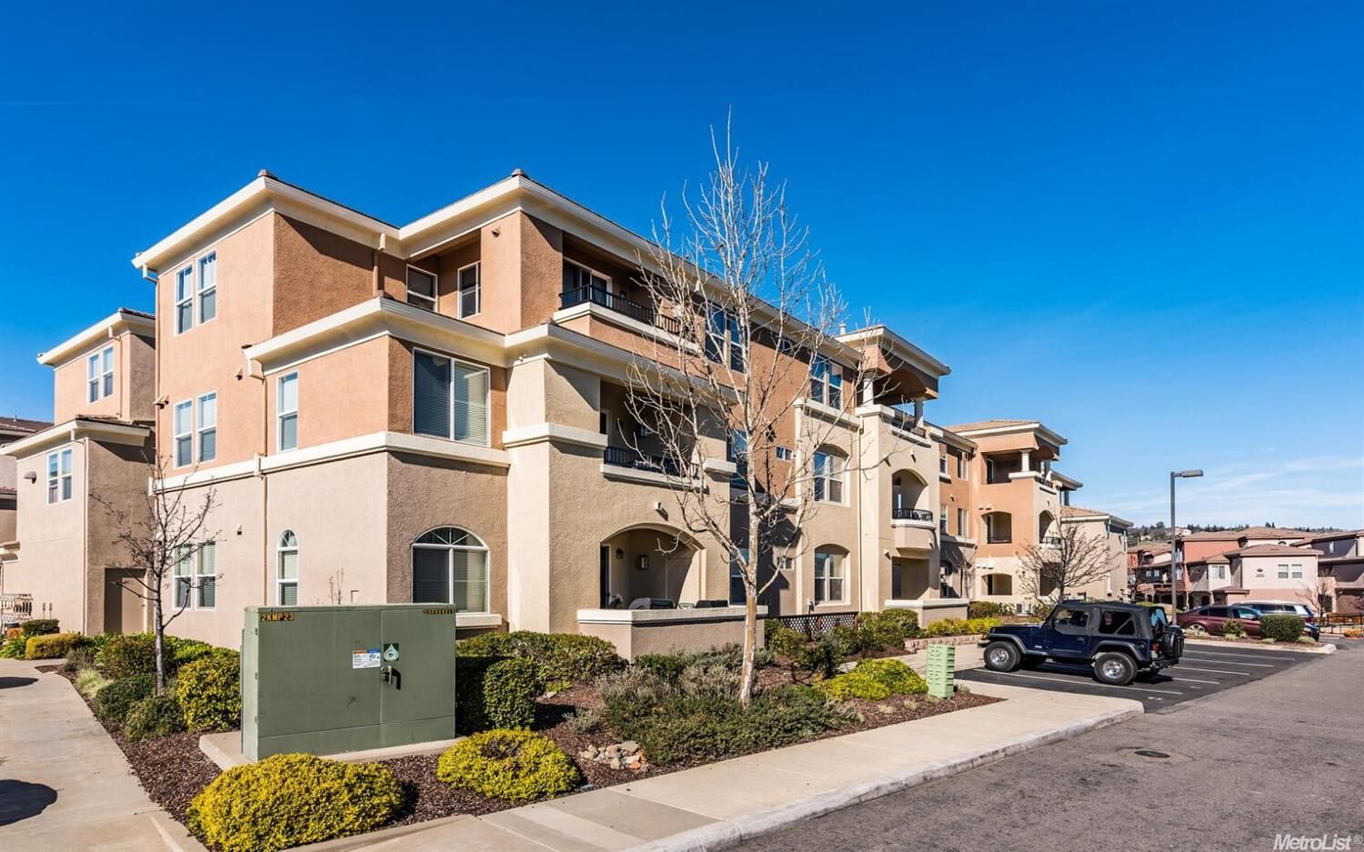 Property Photo: 1300 Moon Circle 1313 CA 95630