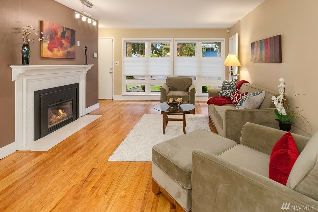 Property Photo:  14814 Evanston Ave N  WA 98133 