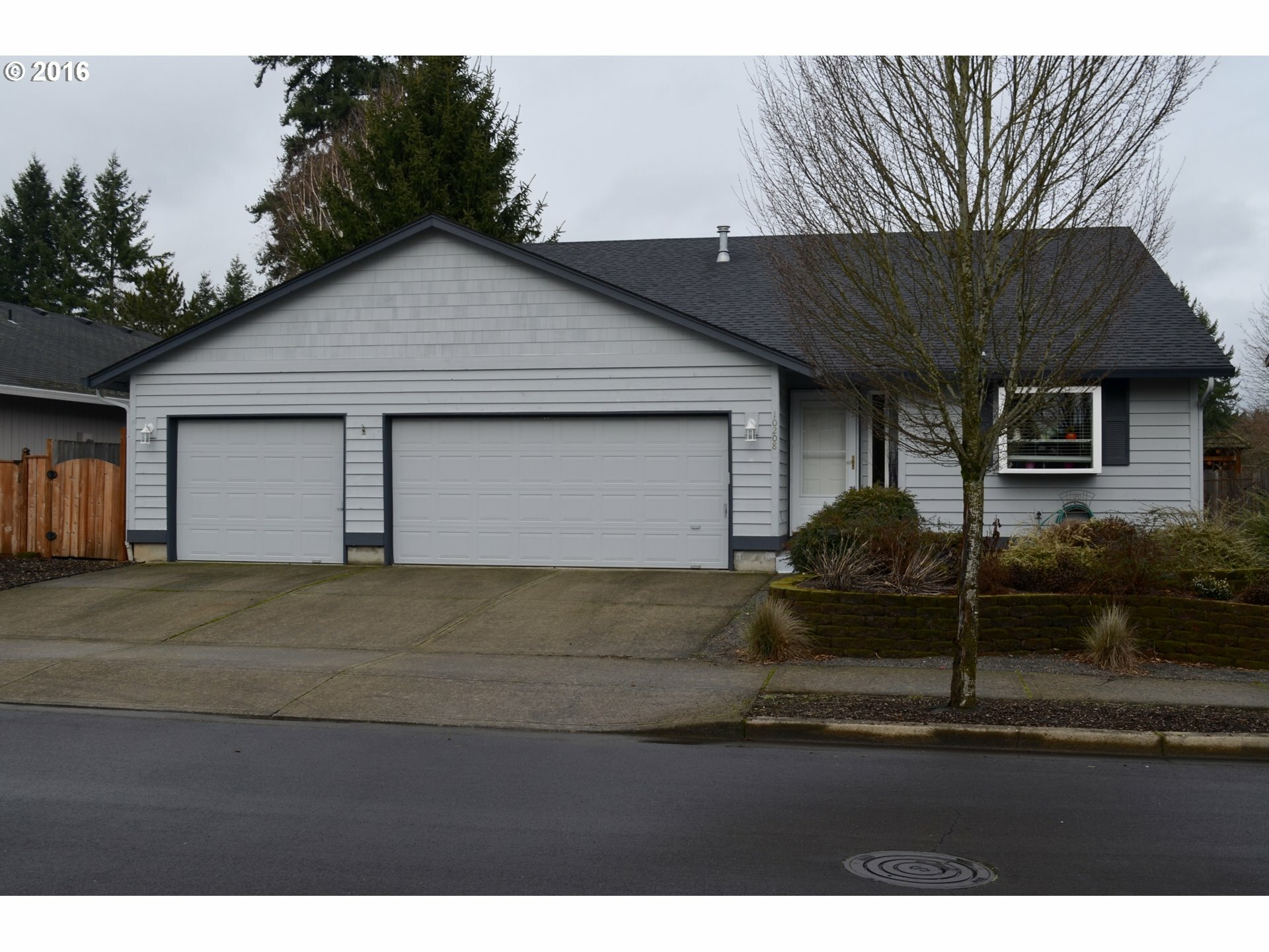 Property Photo:  10208 NE 11th St  WA 98664 