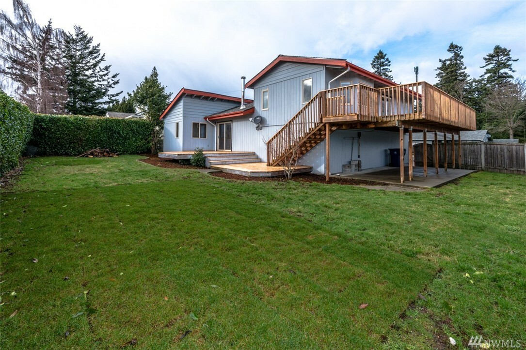 Property Photo:  1707 24th Ct  WA 98221 