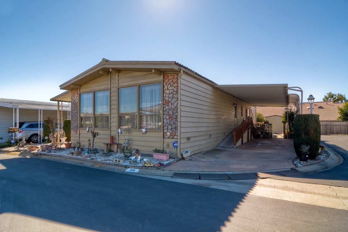 Property Photo: 955 Howard 80 CA 92029